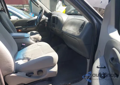 2002 Ford F-150 Lariat/Xlt из США, поврежденный, VIN 1FTRW08L32KE27250